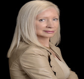 Suzanne Holt Ballard PhD Recognized by the Global Directory of Who's Who for Exceptional Contributions to Psychology, Health & Wellness, and Environmental Advocacy