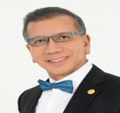 We celebrate Dr. Ramirez for his exceptional achievements and contributions to the field of plastic surgery
